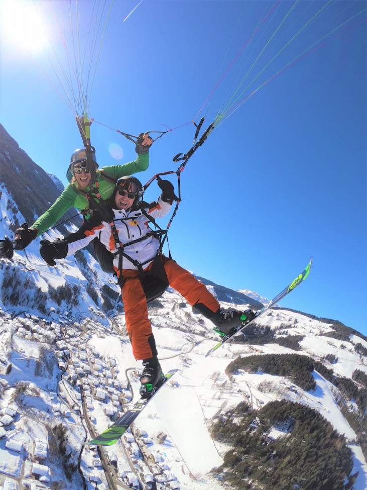 Alpenhof Filzmoos - Tandemflug in den Salzburger Bergen im Winter mit Ski