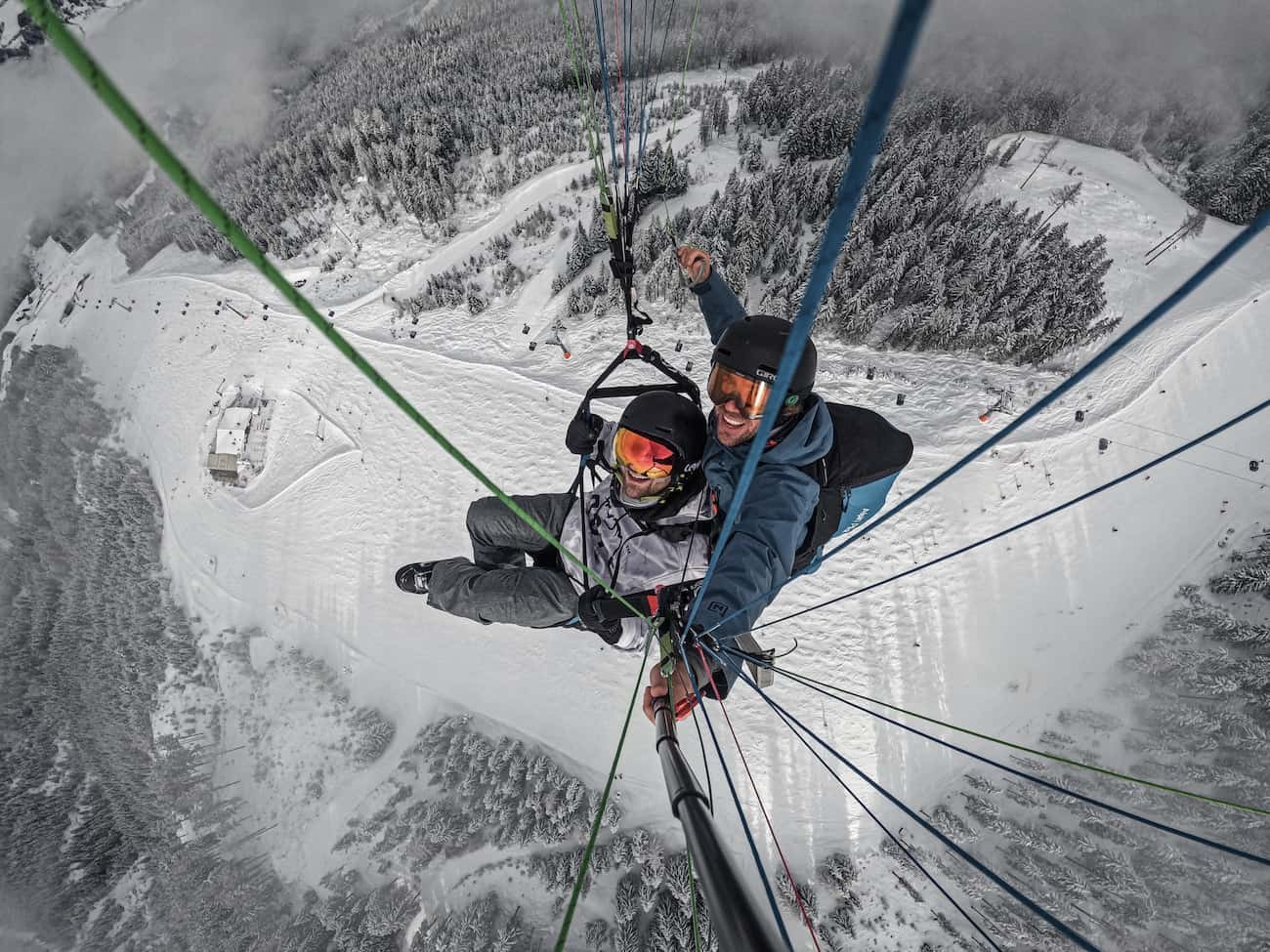 Alpenhof Filzmoos - andere Perspektive beim Tandemflug in Salzburg im Winter