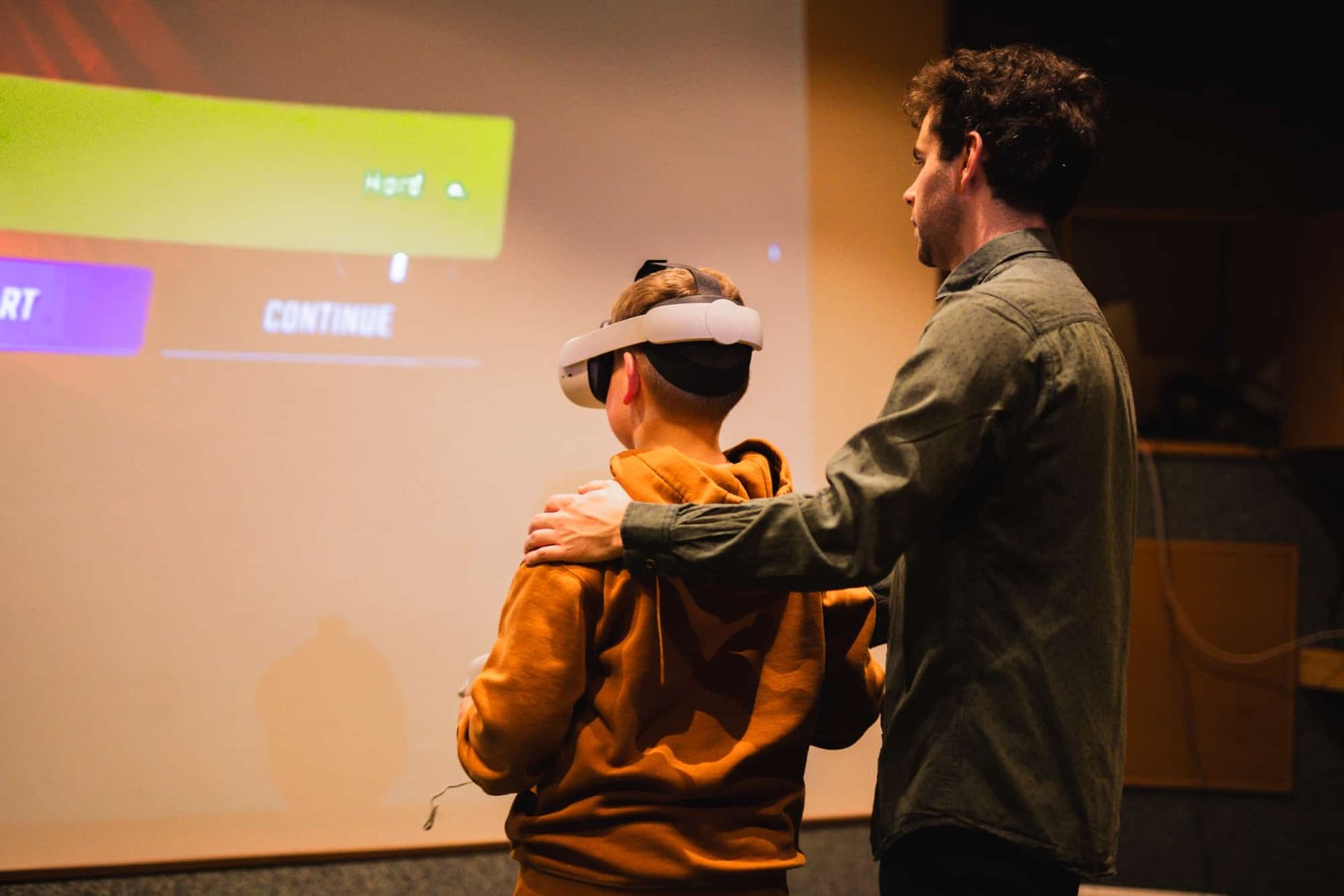 Try out the VR headset at the Hotel Alpenhof Naturglück in Filzmoos