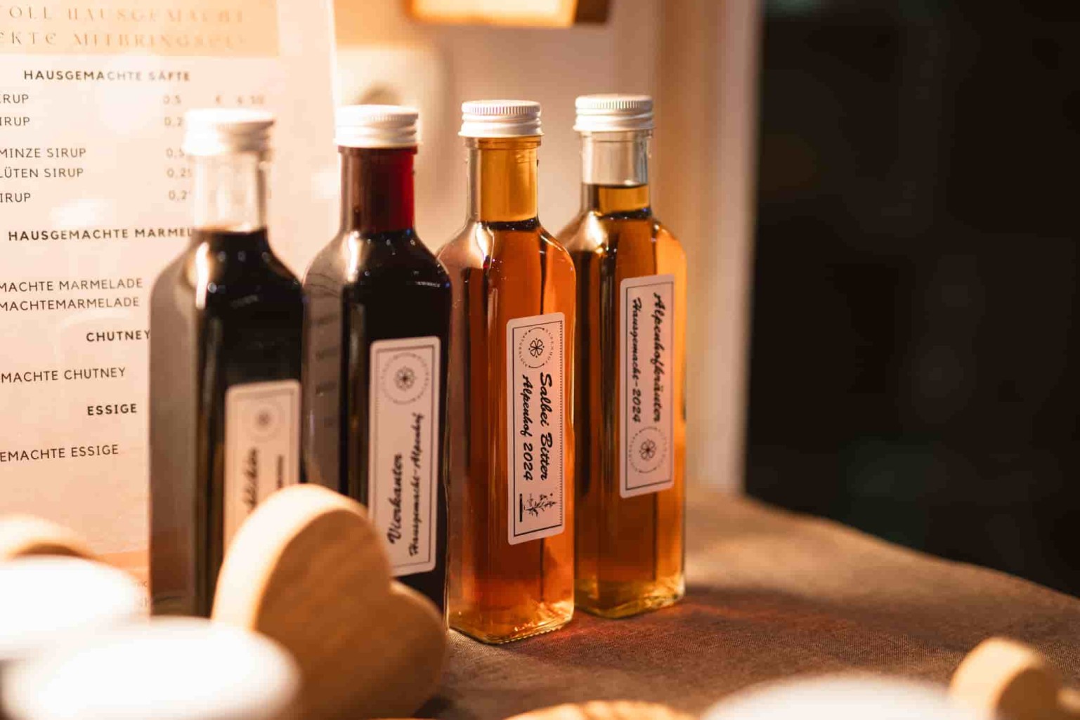 Cocktail mixen fuer die Kinder im Hotel Alpenhof Naturglueck in Filzmoos