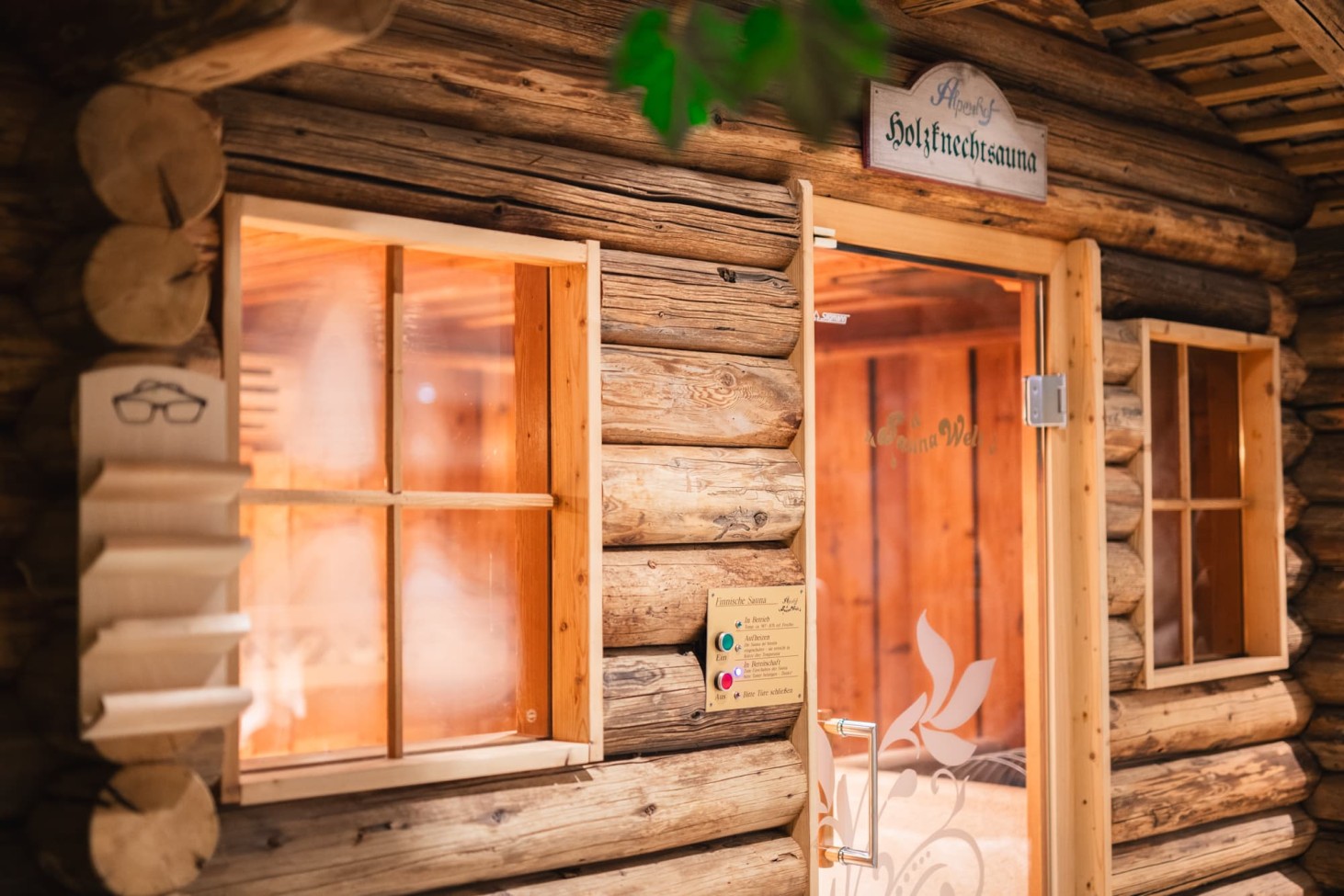 Finnische Sauna im 4 Sterne Wellnessbereich des Hotel Alpenhof Naturglück