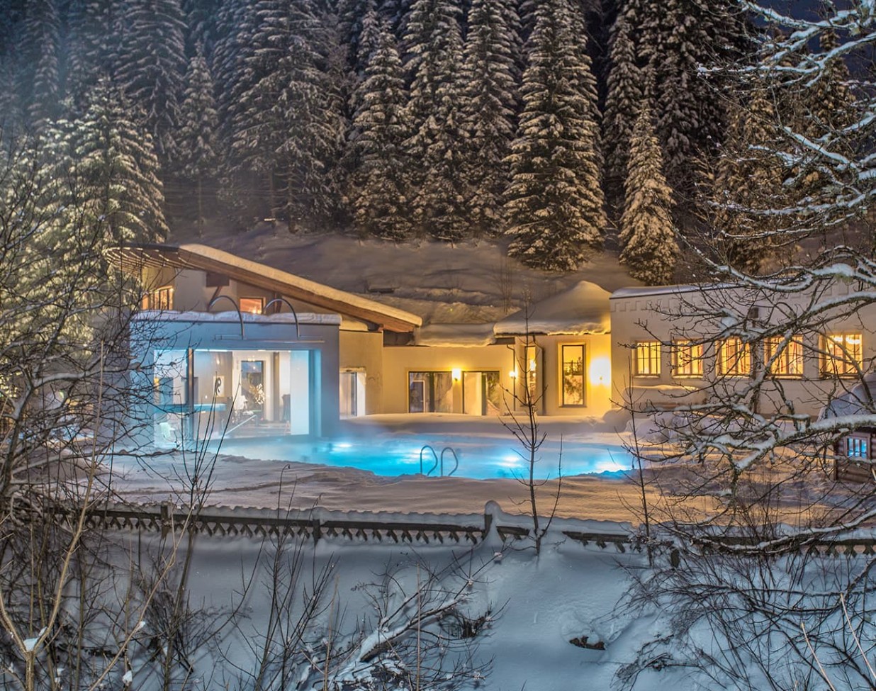 Das beheizte Freibad vom Hotel Alpenhof Naturglück