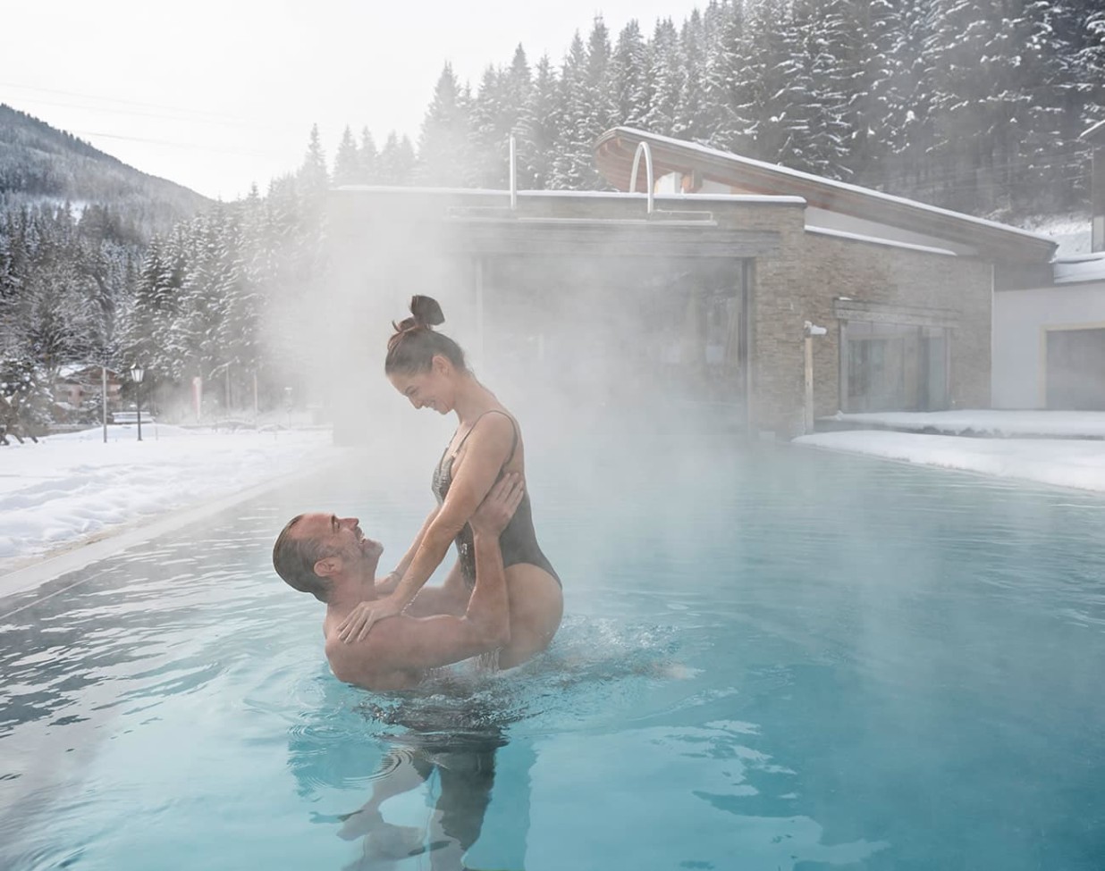 Badespaß im beheizten Freibad des Hotel Alpenhof Naturglück