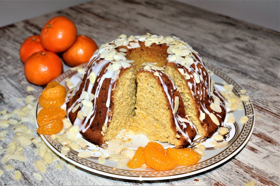 Weihnachtlicher Gugelhupf